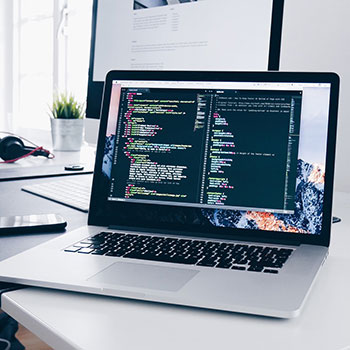 官方：英冠升班马雷克瑟姆签下谢菲联华裔前锋基弗-穆尔，基弗穆尔中文名